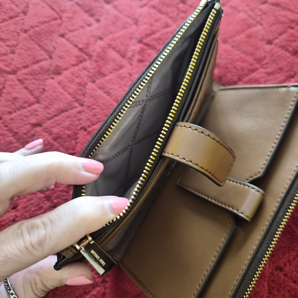 Michael Kors Black and Tan Men's Wallet - Picture 6 of 7